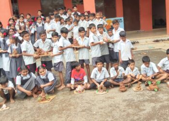 विद्यार्थ्यांनी बनविल्या पर्यावरणपूरक गणेशमूर्ती