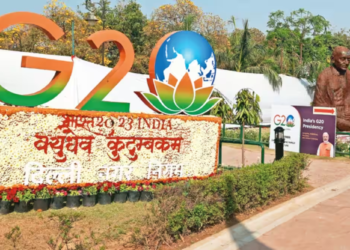 जी-20 परिषद उद्यापासून दिल्लीत; झोपड्या झाकल्या