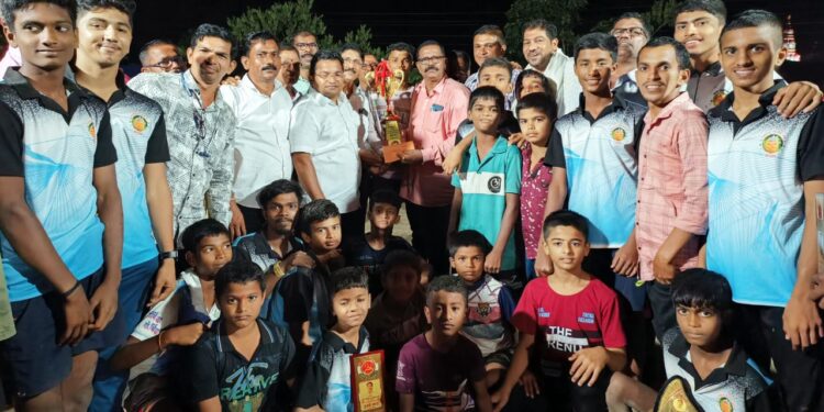 कुस्ती स्पर्धेत जय हनुमान वाडगाव संघ विजेता