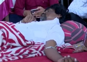 मनोज जरांगेंची तब्बेत आणखी खालावली; डॉक्टरांनी घेतला ‘हा’ निर्णय