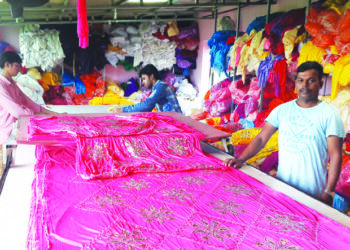 गणेशोत्सवासाठी पर्यावरण पूरक कापडी मखर