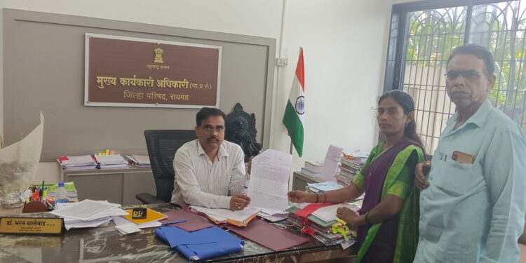 न्हावे ग्रामस्थांचा प्रशासक हटावचा नारा