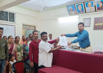 अनधिकृत बांधकामांविरोधात ग्रामस्थ आक्रमक