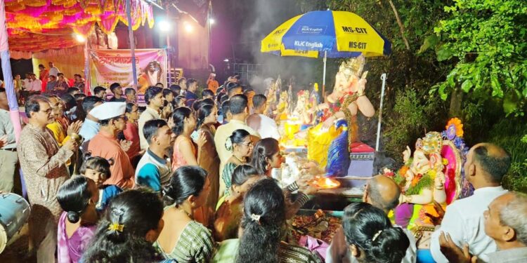 रायगडात दहा दिवसांच्या बाप्पांचे जयघोषात विसर्जन