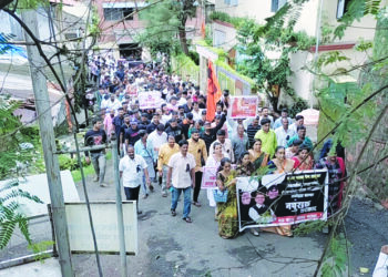 आंदोलकांवरील लाठीहल्ल्याचे रायगडात पडसाद