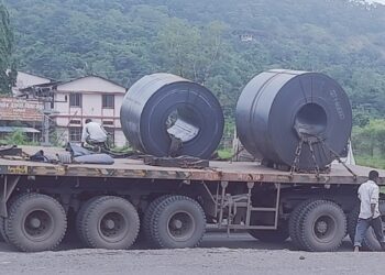 गणेशोत्सवात महामार्गावर अवजड वाहनांचे विघ्न