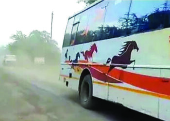 मुंबई-गोवा महामार्गावर धुळीचे साम्राज्य; ग्रामस्थांचा संताप