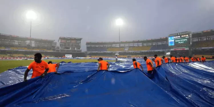 पावसाने वाढवली पाकिस्तान-श्रीलंका संघाची धाकधूक