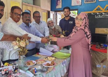 सोगांव येथे शिक्षक दिन साजरा