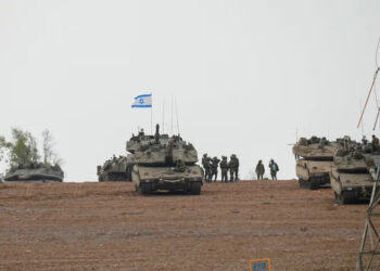 गाझाला एक लाख इस्रायली सैनिकांचा वेढा