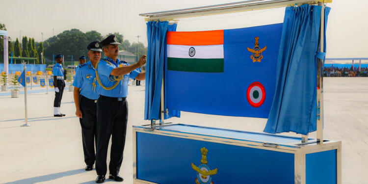 भारतीय हवाई दलाला मिळाला नवा ध्वज; जाणून घ्या काय आहे खासियत