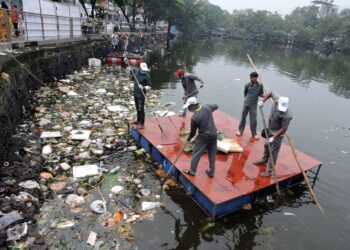 जिल्हाभरात एक तास श्रमदानाचा
