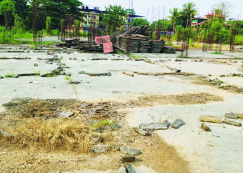 नाट्यगृहाच्या अपुऱ्या निधीचे रंगले ‌‘नाट्य’