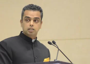 मिलिंद देवरा राष्ट्रवादीचे घड्याळ बांधणार?