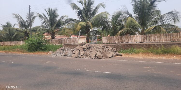 ट्रान्स हार्बर रेल्वे बोगद्यातील दगड, मातीची विक्री?