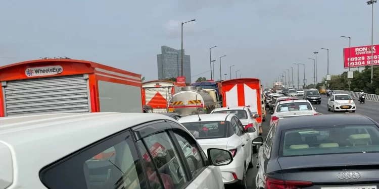 उरण-पनवेल मार्गावर वाहतुक कोंडी