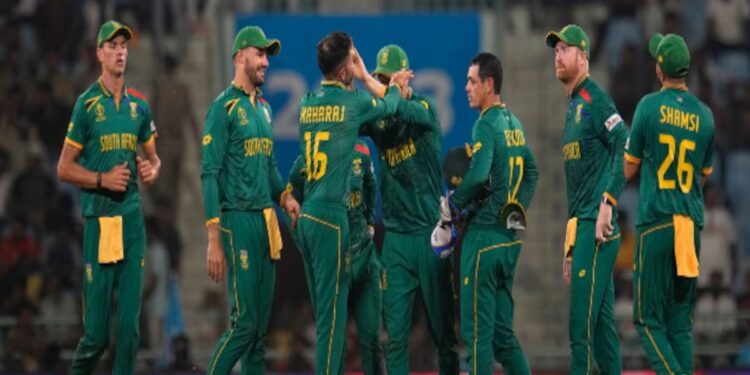 विश्वचषकात ‌‘और एक धक्का’!