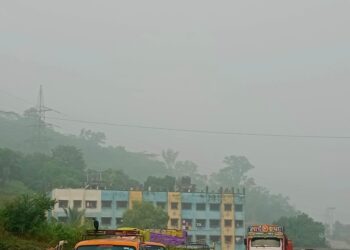 वायू प्रदूषणामुळे नागरिकांचा श्वास कोंडला