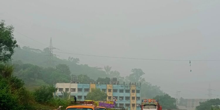 वायू प्रदूषणामुळे नागरिकांचा श्वास कोंडला