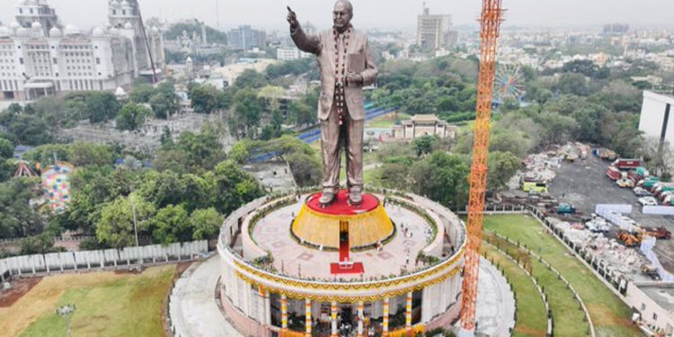 डॉ. बाबासाहेब आंबेडकरांच्या ‘स्टॅच्यु ऑफ इक्वलिटी’ पुतळ्याचे अनावरण