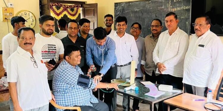 पेंधर येथे आरोग्य शिबीर