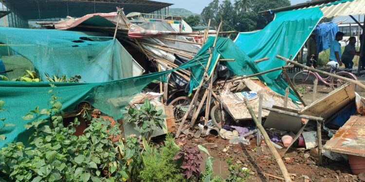 सुकापुर-आकुर्लीत अतिक्रमणांवर कारवाई