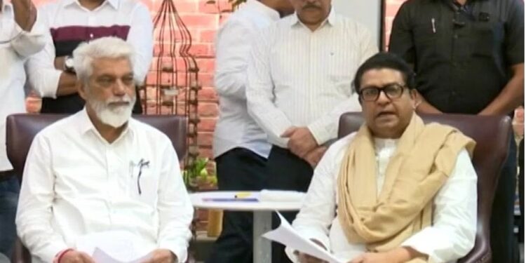 44 टोल रद्द करण्याची मागणी