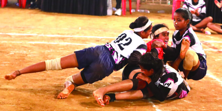 स्व. मोहन राजाराम नाईक सुवर्ण चषक कबड्डी स्पर्धा