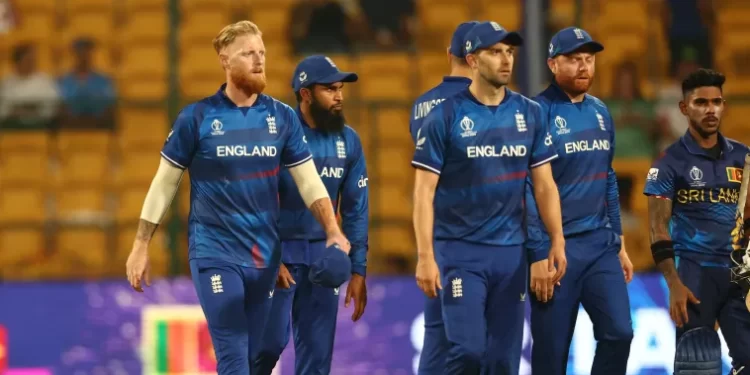 गतविजेते विश्वचषकातून जवळपास बाहेर