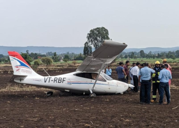 बारामतीत प्रशिक्षणादरम्यान विमान कोसळले