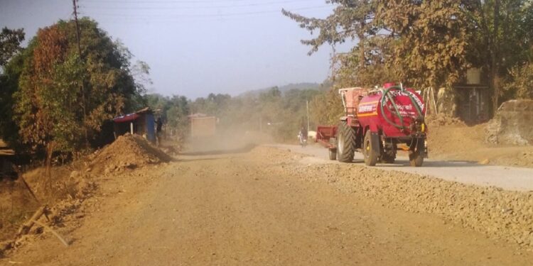 धुळीने कोंडला चालकांचा श्वास