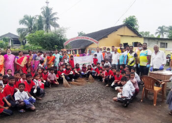 चोरढे येथे ग्रामस्वच्छता