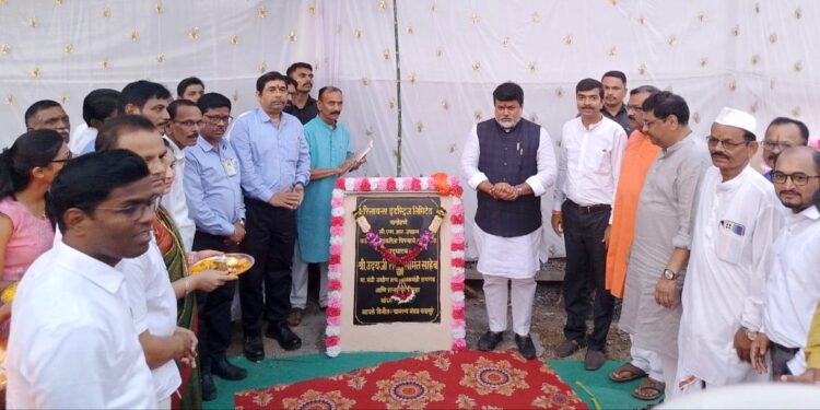 कडसुरेत पाणीपुरवठा योजनेचे उद्घाटन