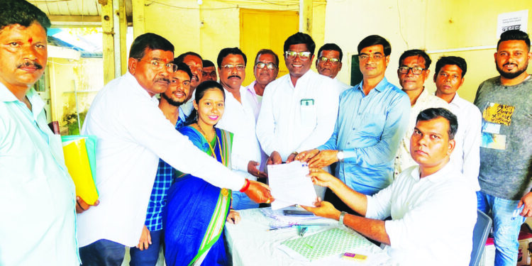 श्री क्षेत्रेश्वर जनमत विकास आघाडी वडखळ उमेदवार कडून उमेदवारी अर्ज दाखल