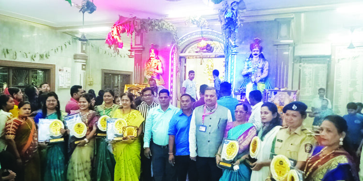 चाईल्ड केअर संस्थेतर्फे नवदुर्गांचा सन्मान