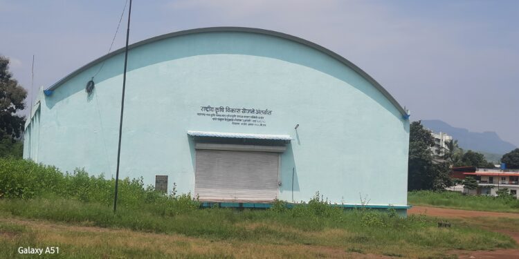 एक हजार मेट्रिक टन क्षमतेचे उभारले गोदाम