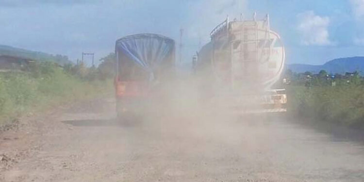 मुंबई-गोवा महामार्गावर धुळीचे साम्राज्य