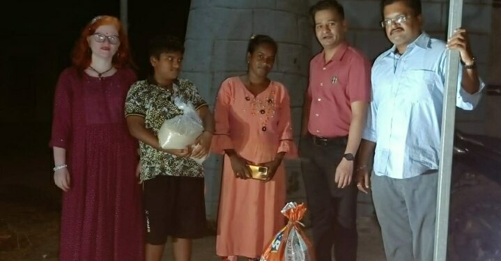 दिव्यांग संस्थेचा दिव्यांग महिलेस आधार