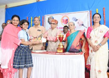 वक्तृत्व स्पर्धेत आराध्या भगतचे यश
