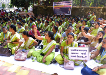 आशा स्वयंसेविकांचे धरणे आंदोलन