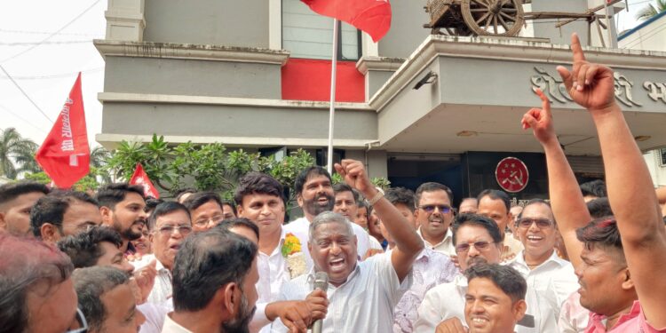 जिल्ह्यात ‘इंडिया आघाडी’चा दणदणीत विजय