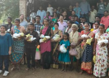 ‌‘एकता’मुळे आदिवासींची दिवाळी गोड