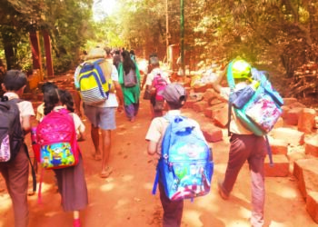 सुट्टी संपली, शाळा सुरू झाली..