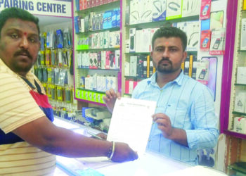 मराठी पाट्या न लावणाऱ्यांना दणका