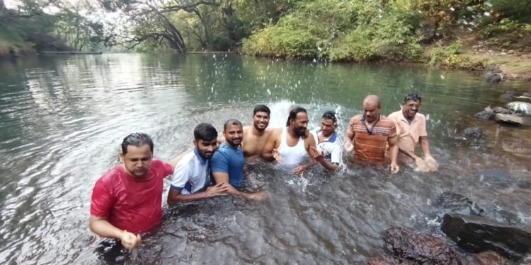 गारंबीवर पर्यटकांची रेलचेल