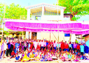 आदिवासींसोबत उरण महाविद्यालयाची दिवाळी