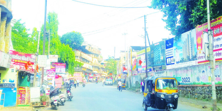 बाप्पांची नगरी बॅनरबाजीमुळे विद्रुप