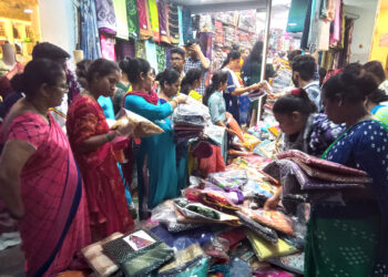 दिवाळीत खरेदीचा लखलखाट