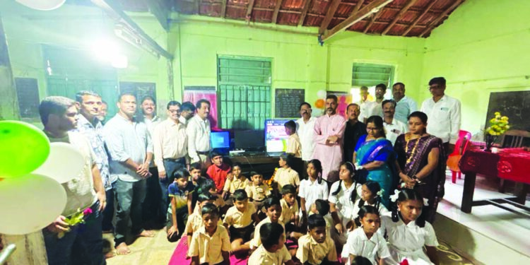 वाघ्रण शाळा झाली डिजिटल