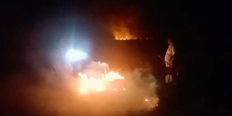 रामधरणेश्वर डोंगराला वणवा